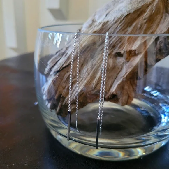 Silver rectangular bar shaped threader dangle earrings - Picture 2 of 4